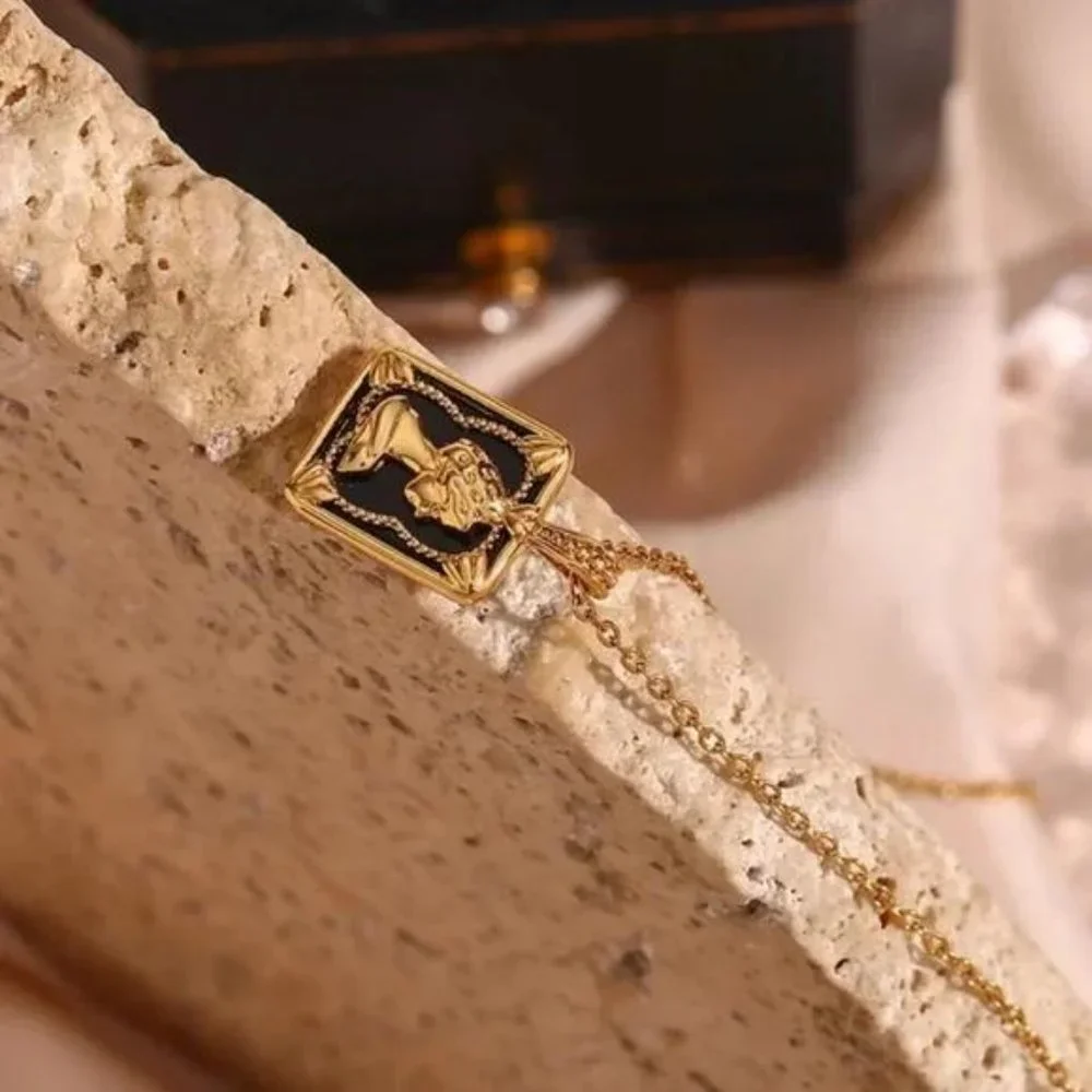 NEW ELIZABETH 18K GOLD PENDANT NECKLACE, NICE NECKLACE, CUTE NECKLACE - Picture 3 of 6